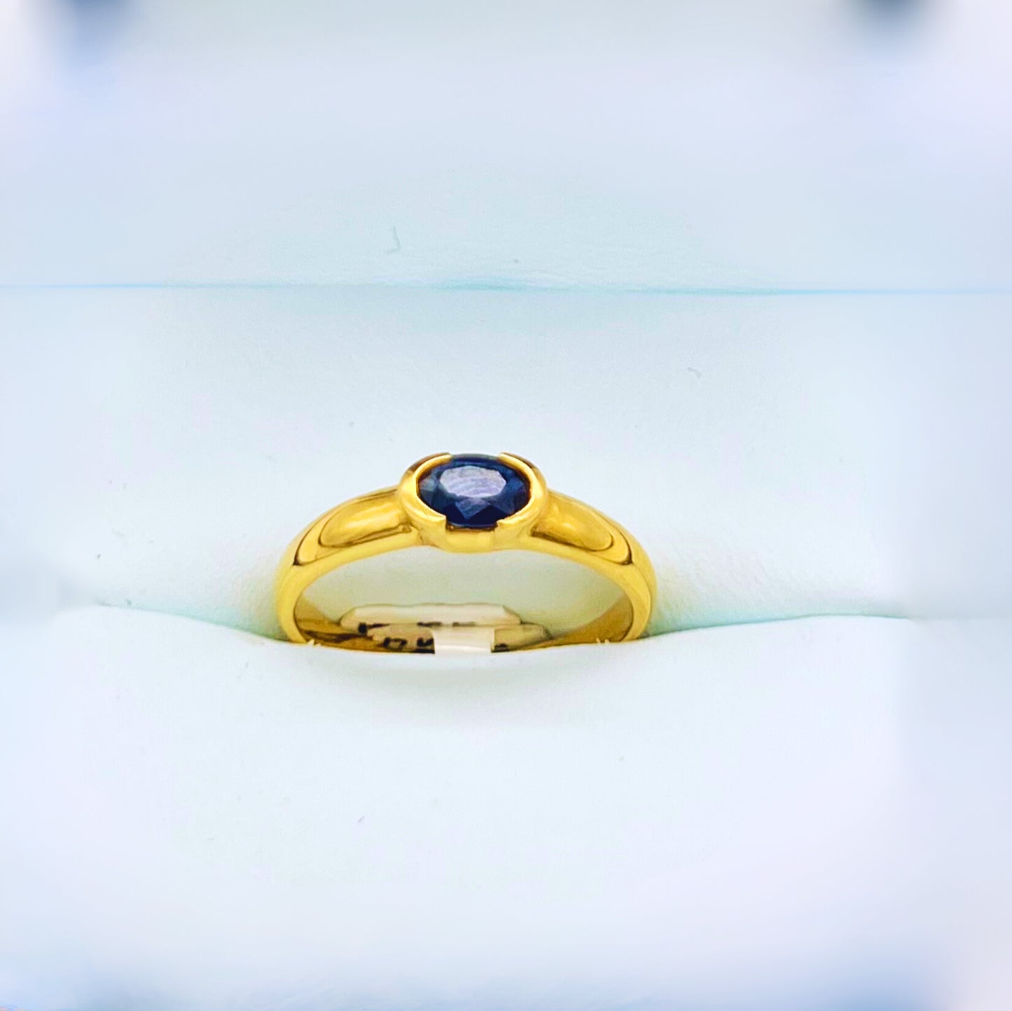 18ct, Sapphire