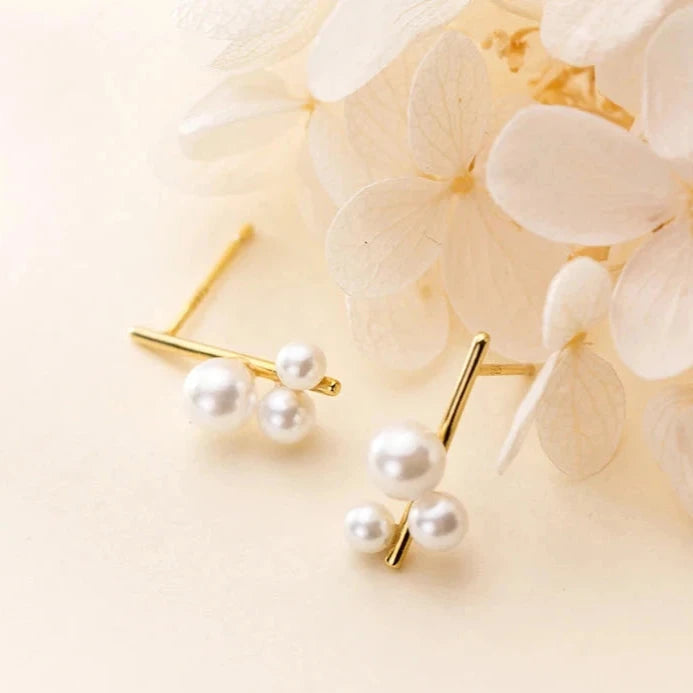 925 Sterling Silver Elegant Pearl Stud Earrings