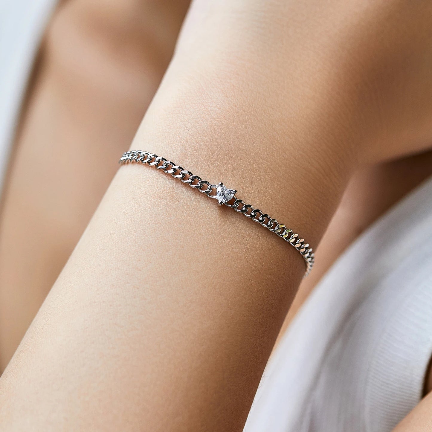 925 Sterling Silver Heart Clear CZ Chain Bracelet